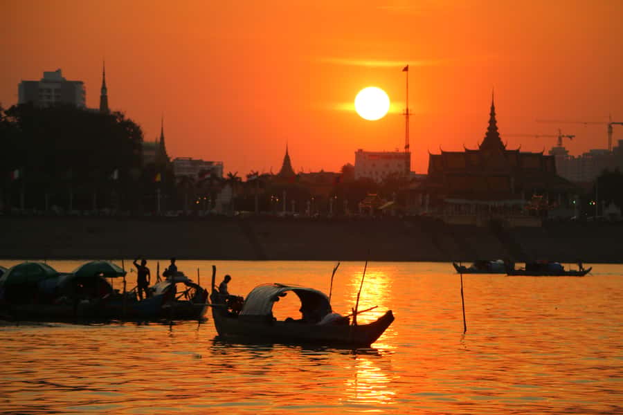 Phnom Penh: Sunset Cruise with Unlimited Beer &Fruit platter - The Four Faces River and Diamond Island