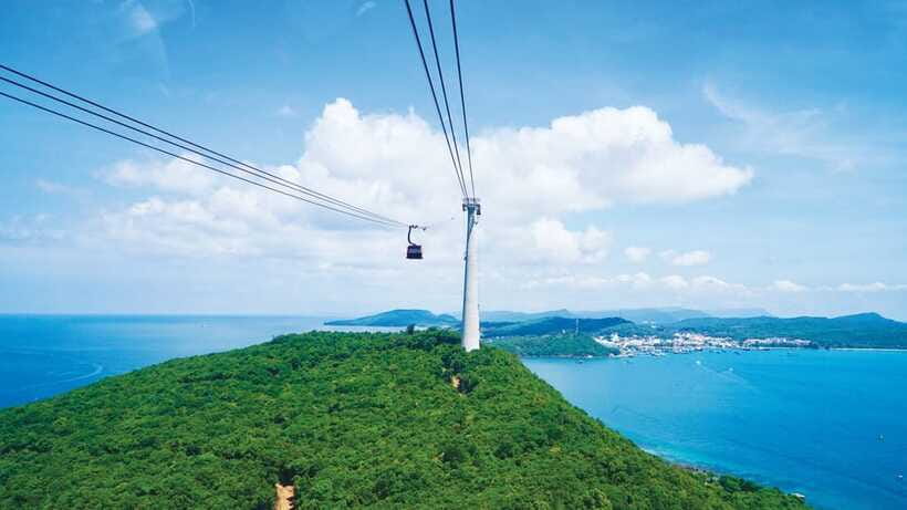Phu Quoc: Cable Car Ride and 3 Islands Boat Tour with Lunch - May Rut Trong for sand, swimming, and a beach bar
