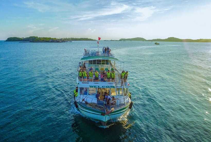 Phu Quoc: Cable Car Ride and 3 Islands Boat Tour with Lunch - The cable car over the An Thoi Archipelago