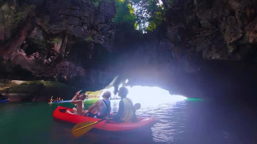 Phuket: James Bond Island Day Trip by Speed Boat with Lunch - Crew care, food, and group atmosphere
