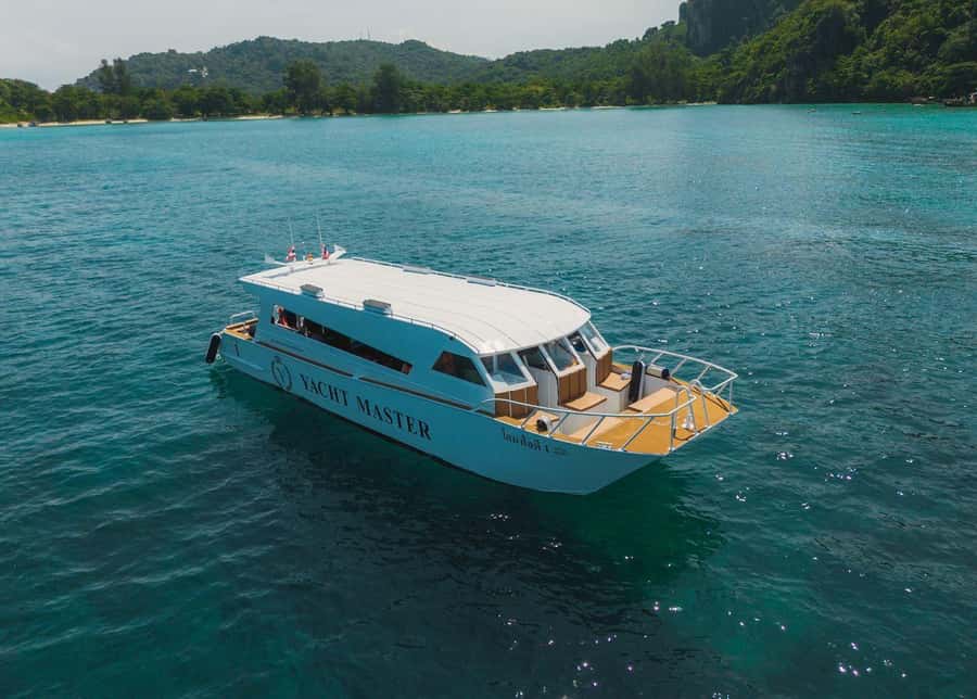 Phuket: Phi Phi, Bamboo & Maithon by Premium Speed Catamaran - What this Phuket island day is really like