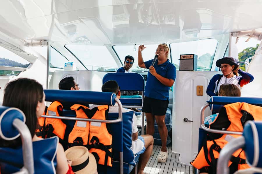 Phuket: Phi Phi Islands Day-Trip by Speed Catamaran - Phi Phi Don lunch and local stalls
