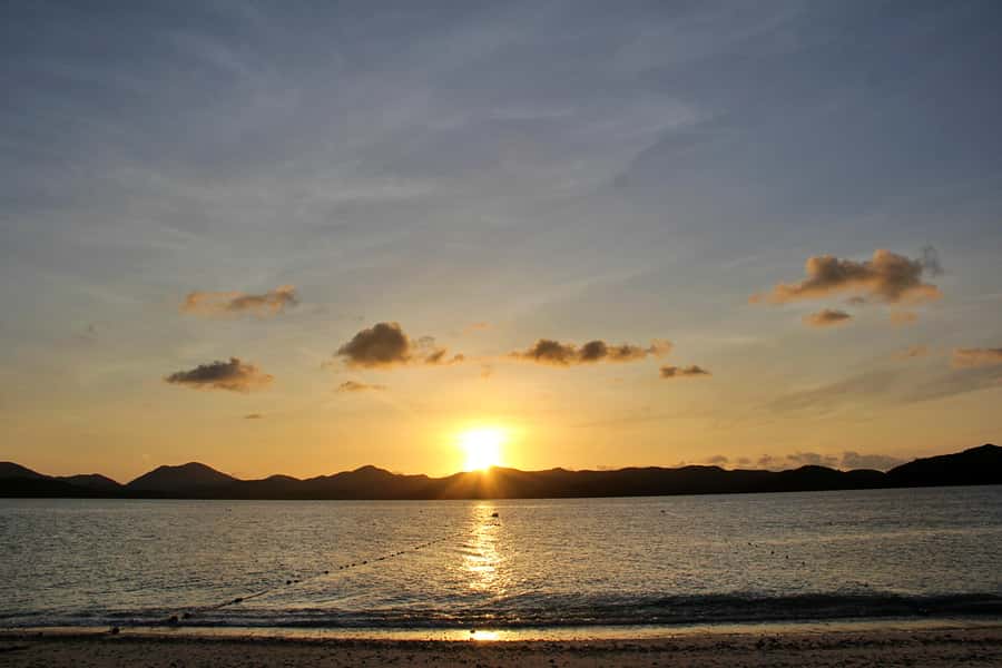 Phuket: Phi Phi Sunrise Boat Tour to Bamboo and Khai Island - Key points to know before booking