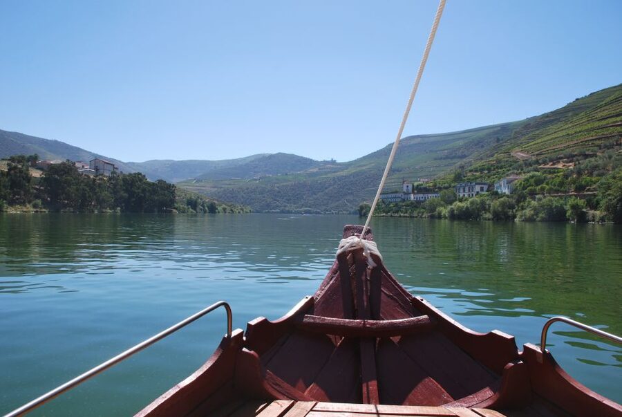 Pinhão: 2-Hour Rabelo Boat Tour with Audio Guide - Key points at a glance