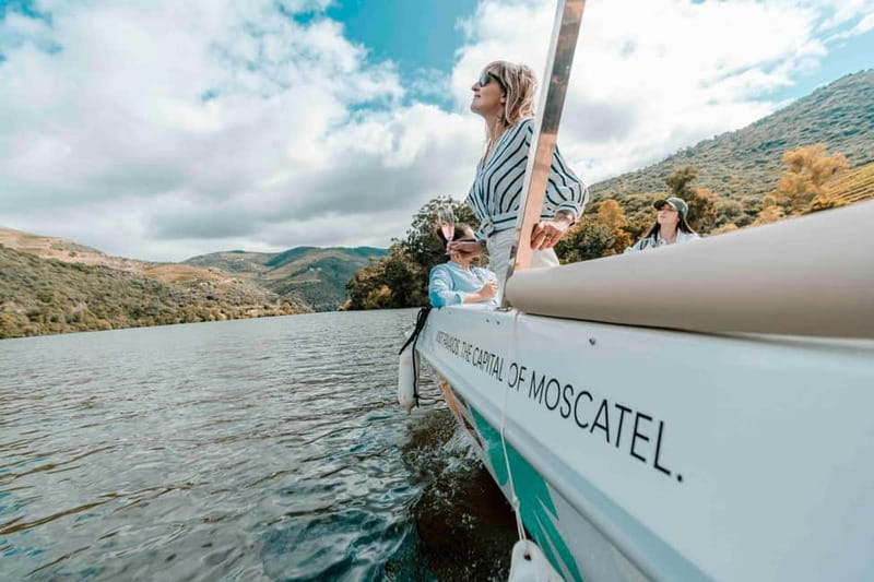 Pinhão: Douro River Solar Boat Tour with Wine Tasting - Should you book the Daurum Solar Boat?