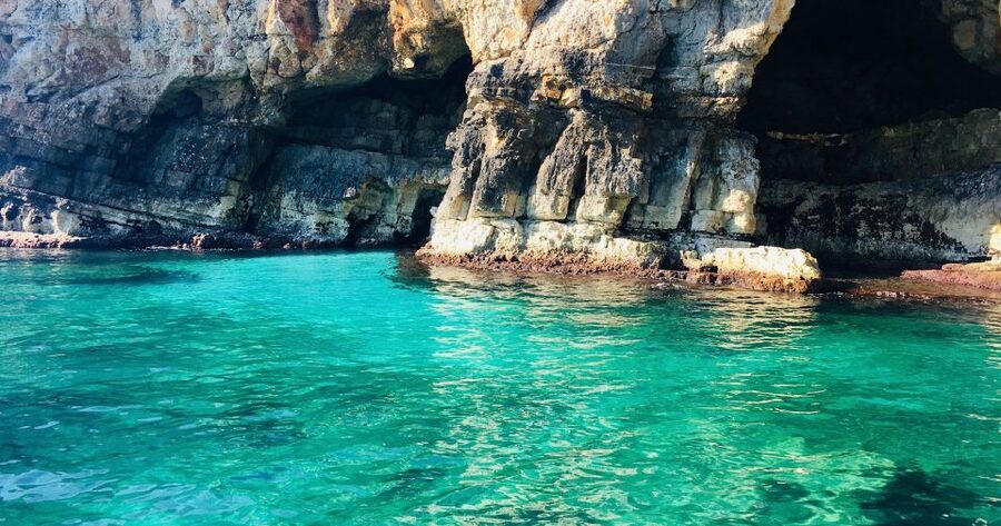 Polignano a Mare: Boat Trip, Swim & Cave with Aperitif - Cala Paguro and the first coastal views