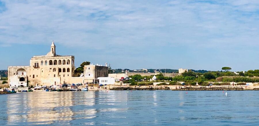 Polignano a Mare: Boat Trip, Swim & Cave with Aperitif - Grotta Palazzese and the famous cave coast