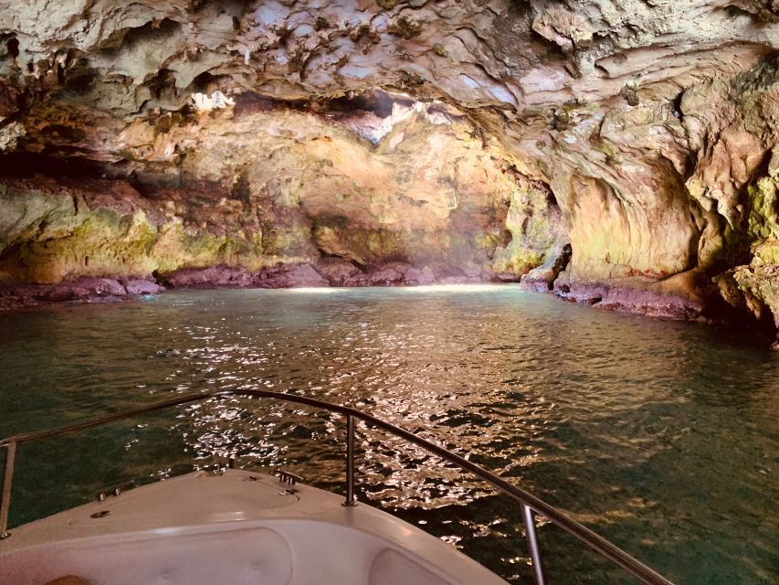 Polignano a Mare: Cave Boat Tour with Aperitif - The crew makes a real difference