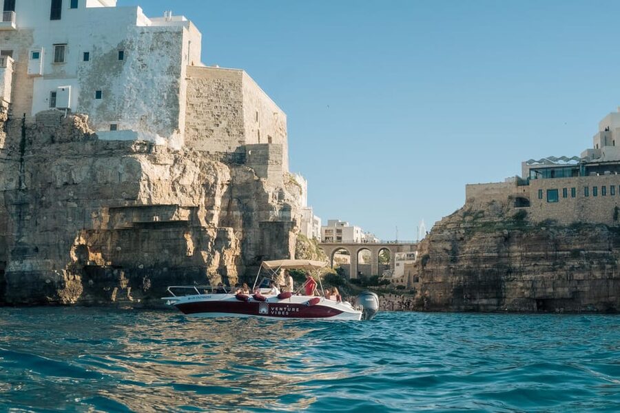 Polignano Sea Caves: Boat Tour with Snorkeling & Aperitif - Guides, languages, and the style of the trip