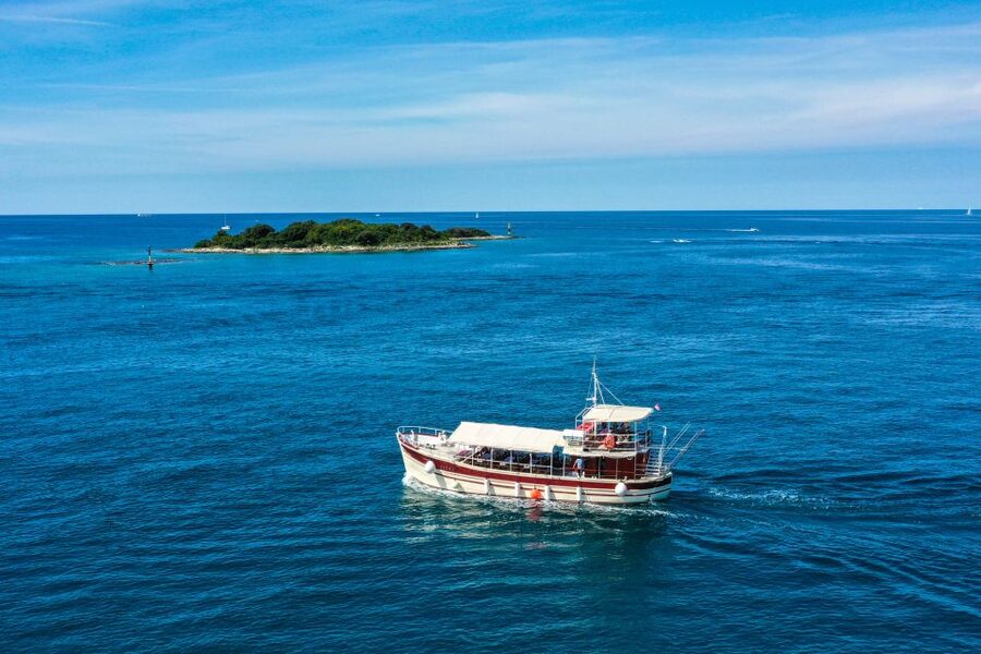 Poreč: Panoramic Morning Cruise Among 20 Islands with Drinks - The return view of Poreč is the payoff