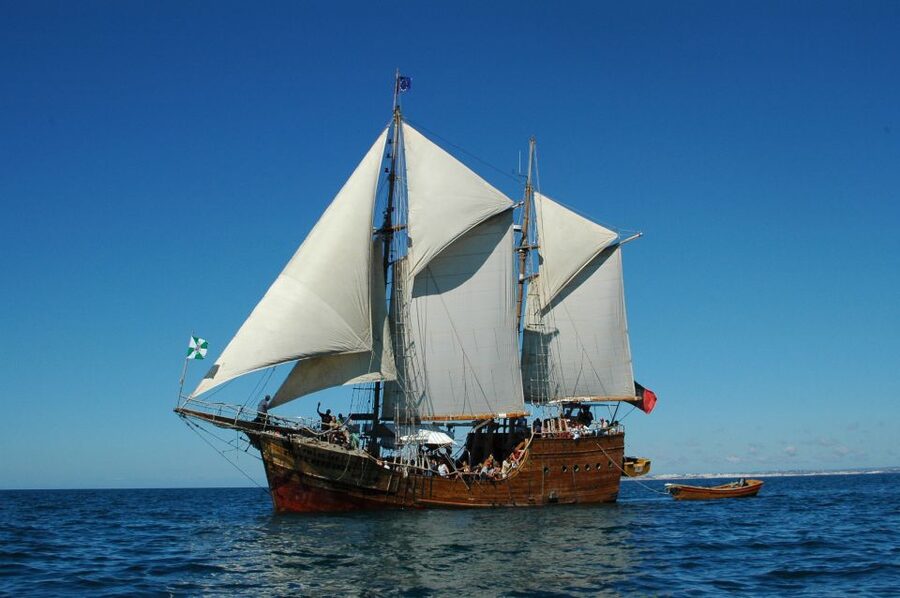 Portimão: Pirate Ship Cave Cruise - Who should choose this Portimão cruise?