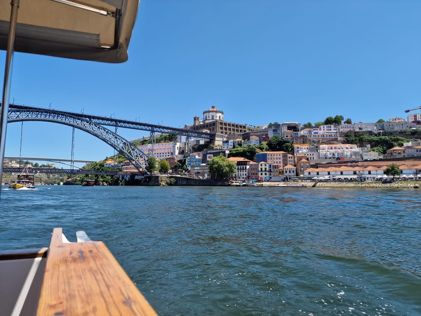 Porto: 6 Bridges Cruise & Port Wine with Sunset Option - Drinks, snacks, and the small-boat setup