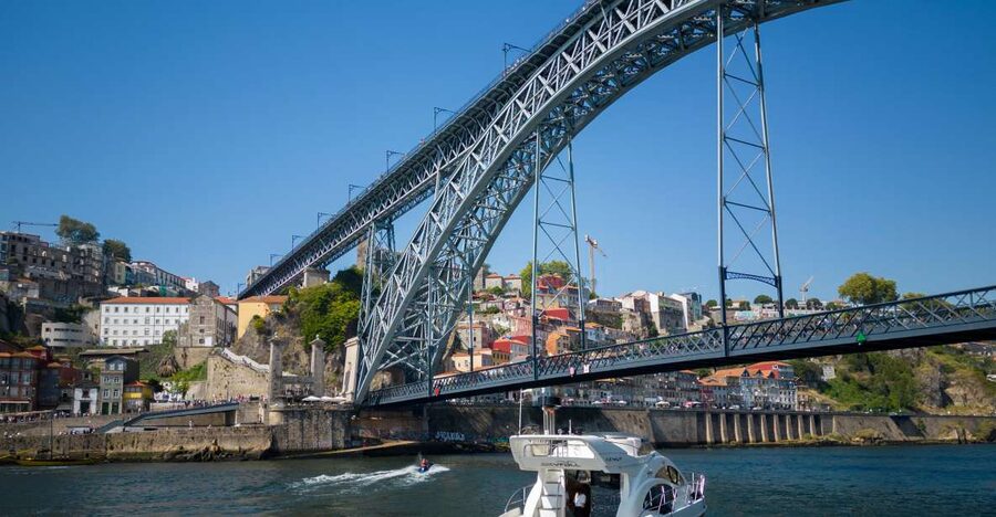 Porto: 6 Bridges Port Wine River Cruise with 4 Tastings - Arrábida Bridge and the western river