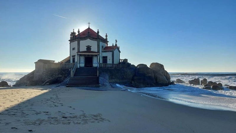 Porto: Aveiro, Cruise, Costa Nova & Capela da Pedra Full Day - Should you book the Aveiro and Costa Nova tour?