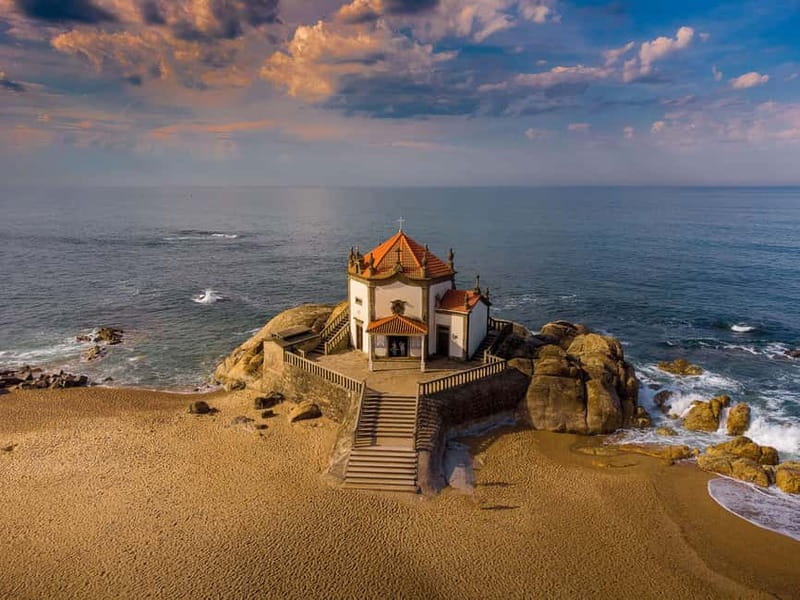 Porto: Aveiro, Cruise, Costa Nova & Capela da Pedra Full Day - The optional 45-minute moliceiro ride