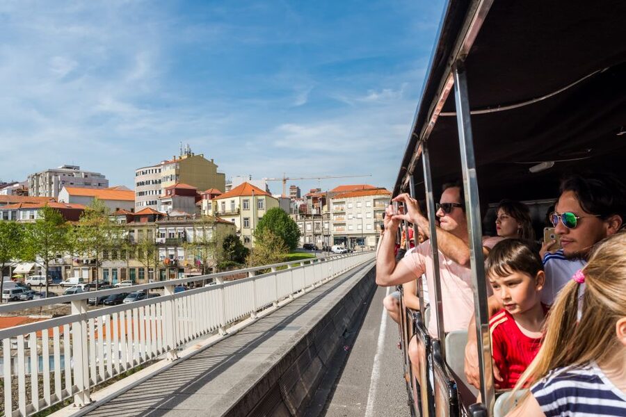 Porto: City Train Tour, River Cruise & Wine Cellar - A practical introduction to Porto by train