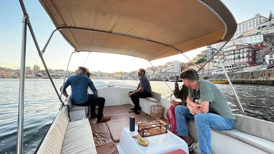 Porto: Douro River Boat Cruise with Port Wine Tasting - Arrábida Bridge and the run toward Foz