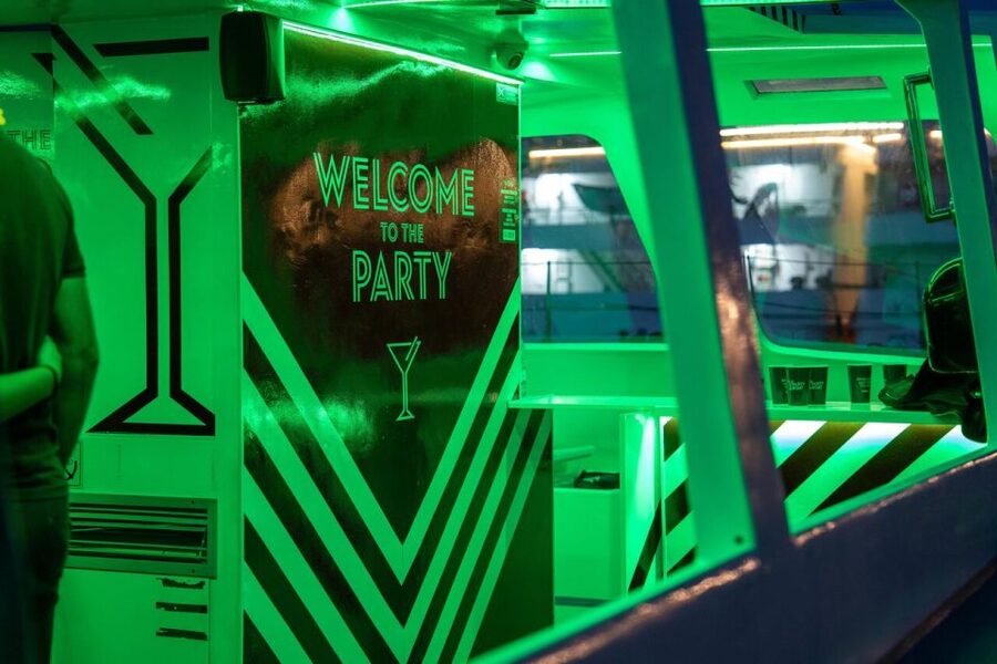 Porto: Douro River Party Boat with Sunset Option & 6 Bridges - Should you book the Porto party boat?