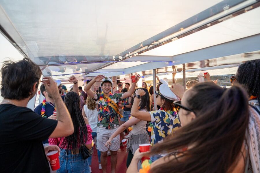 Porto: Douro River Party Boat with Sunset Option & 6 Bridges - What two hours feels like on board