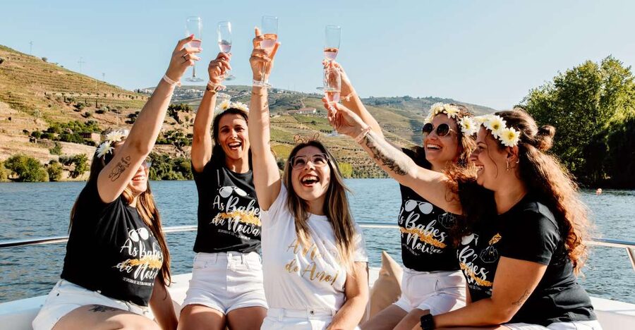Porto: Douro Valley Full-Day Boat, Train, and Lunch Tour - The first viewpoint and the road into wine country