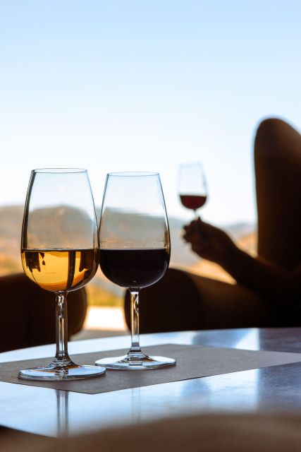 Porto: Douro Valley Full-Day Boat, Train, and Lunch Tour - Lunch at a regional restaurant