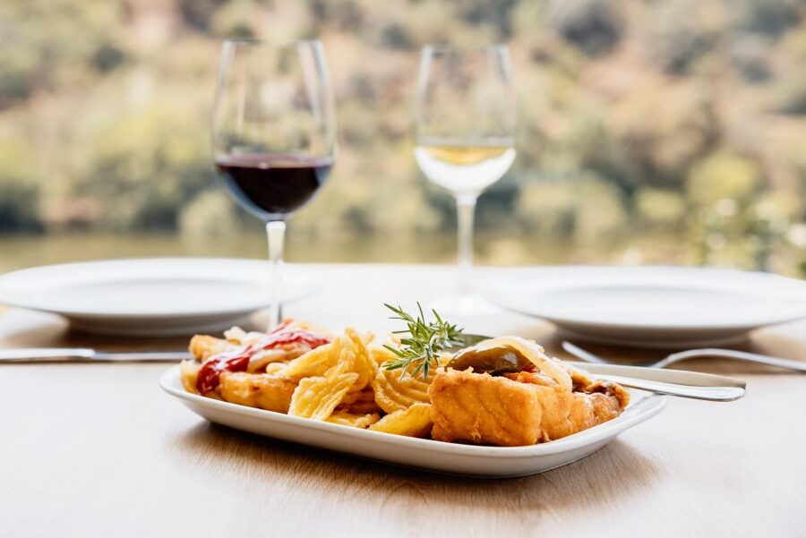 Porto: Douro Valley Full-Day Boat, Train, and Lunch Tour - Pinhão, the Quinta, and the wine tasting