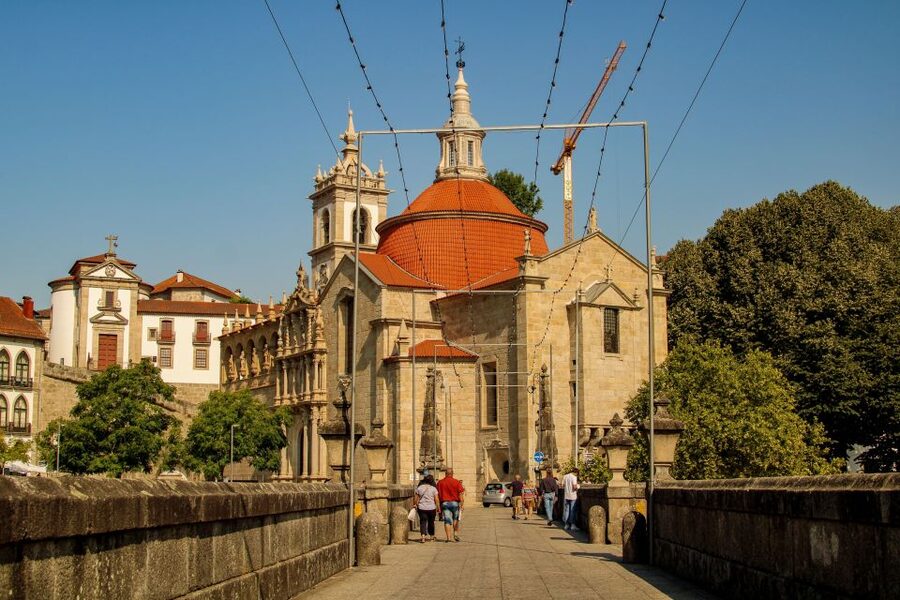 Porto: Douro Valley History & Wine Tour with Cruise & Lunch - The Pinhão Rabelo cruise shows the vineyards from below