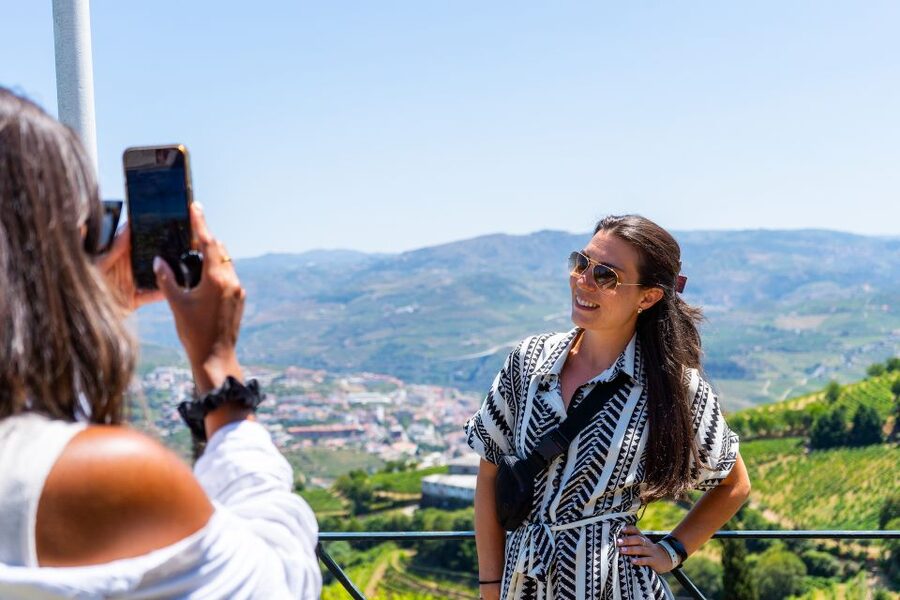 Porto: Douro Valley Tour with Lunch, Boat Cruise & Tastings - Meeting up in Porto and settling into the van