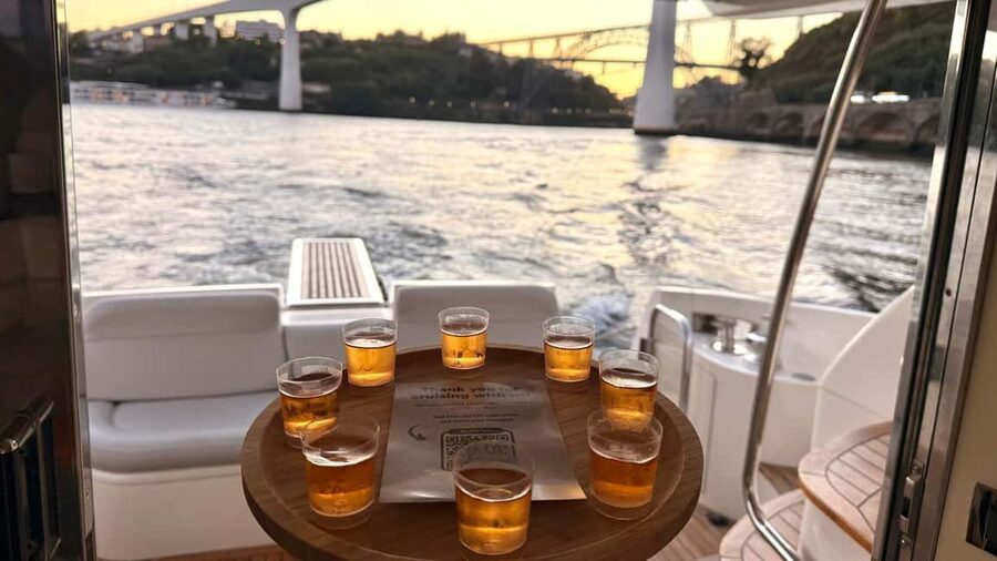 Porto: Luxury 6 Bridges Yacht Cruise with Wine & Snacks - Weather, seating, and practical comfort
