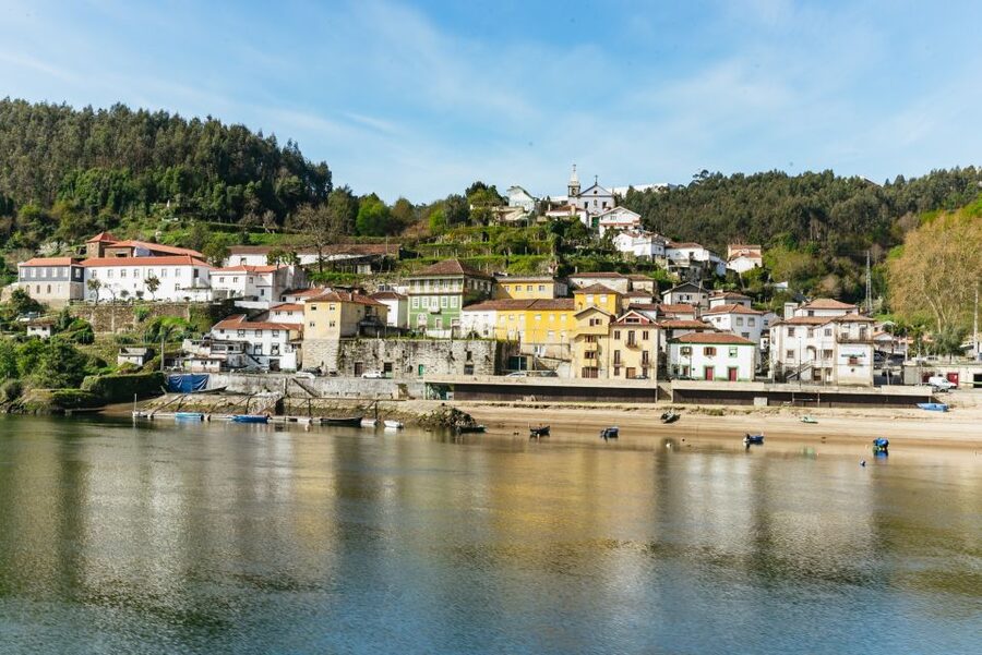 Porto - Régua - Porto Upstream Douro Cruise & Tour - The Crestuma-Lever and Carrapatelo locks