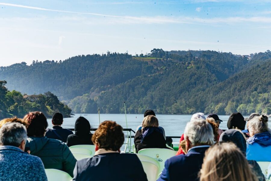 Porto - Régua - Porto Upstream Douro Cruise & Tour - Lunch is the strongest onboard feature