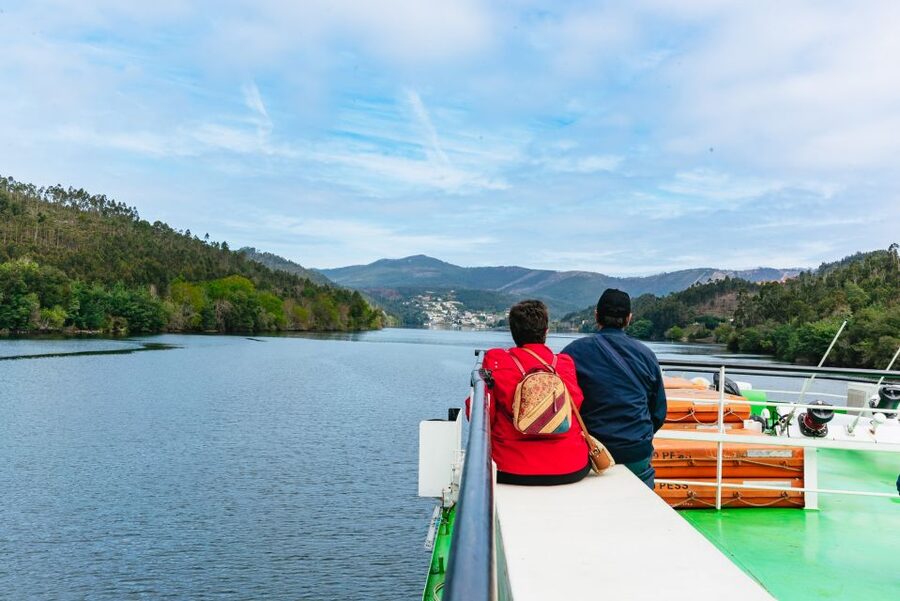 Porto - Régua - Porto Upstream Douro Cruise & Tour - Boarding at Estiva quay in Porto