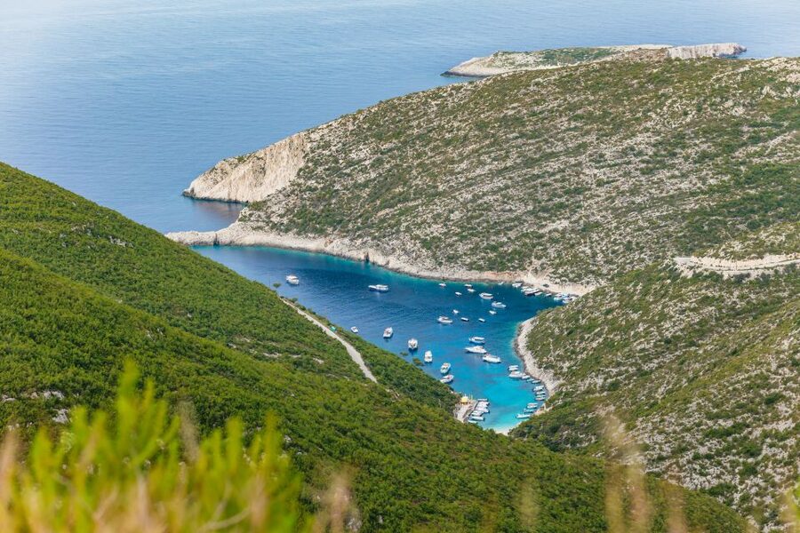 Porto Vromi: Shipwreck, Caves, & White Beach Swimming Cruise - Why this three-hour cruise works so well