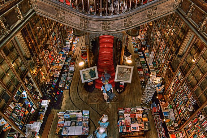 Porto Walking Tour, Lello Bookshop, River Cruise and Cable Car - Guides, group size, and the feel of the day