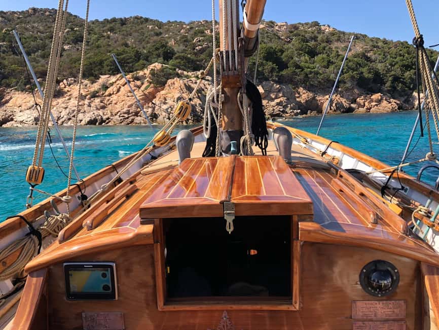 PortoS.Paolo: Half Day Traditional Boat Tour Tavolara Molara - Second stop: going ashore on Tavolara