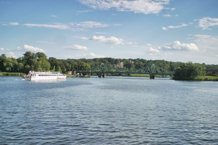 Potsdam: Palace Tour by Boat - Under Glienicke Bridge and across a former border