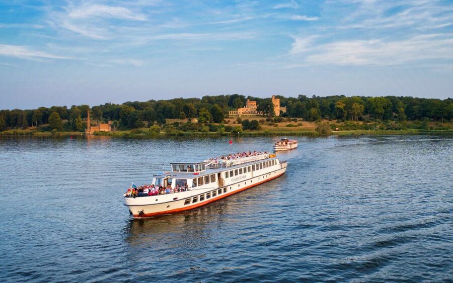 Potsdam: Palace Tour by Boat - Babelsberg Park and its royal views