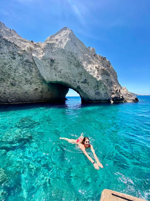 Pounta: Blue Lagoon Boat Tour - Fruit, Drinks, and the Social Side