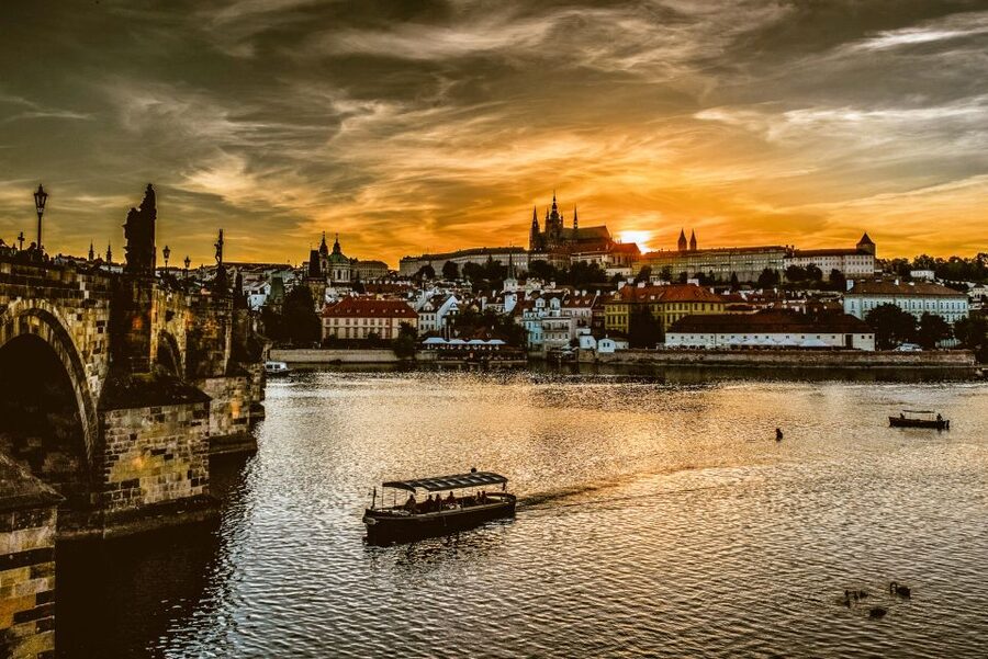 Prague: 45-Minute Sightseeing Cruise to Devil's Channel - Guides who make the short ride worthwhile