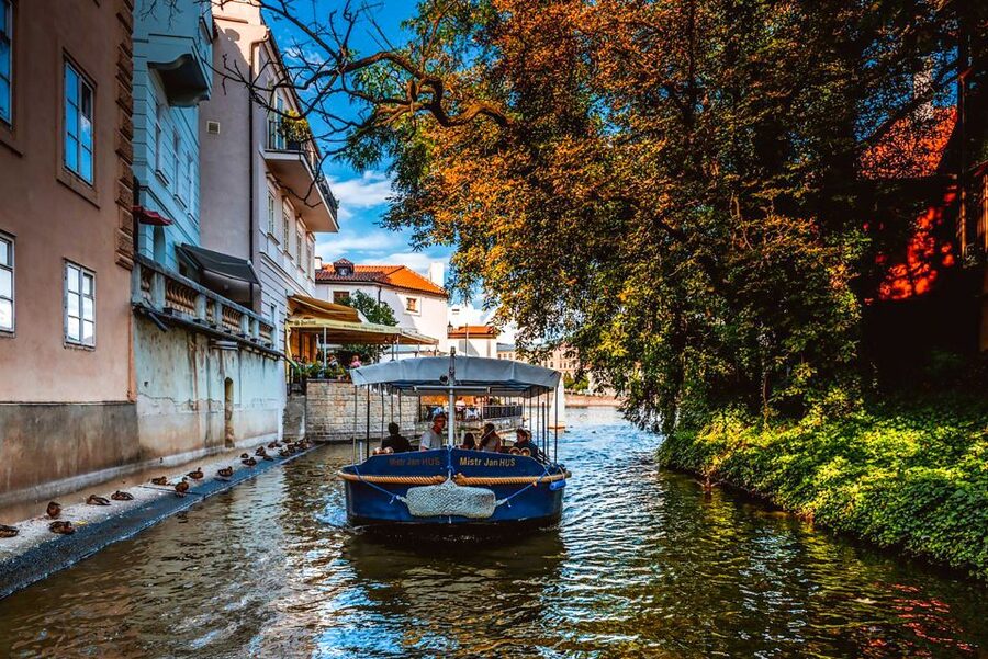 Prague: 45-Minute Sightseeing Cruise to Devil's Channel - Why the 45-minute timing works