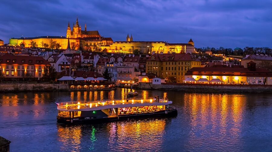 Prague: 50-Minute Sightseeing Evening Cruise - Charles Bridge from the Vltava