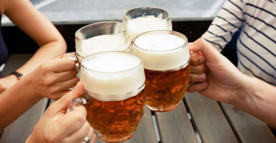 Prague: Afternoon Beer Cruise with Drinks Included - A short cruise with Prague’s best river views