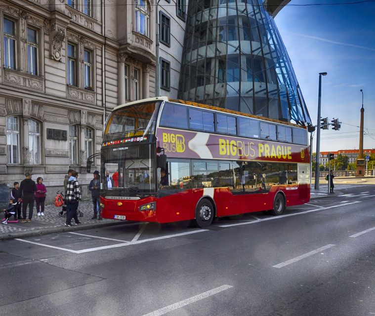 Prague: Big Bus Hop-on Hop-off, Castle Tour and River Cruise - Red route: reaching Prague Castle and the outer sights