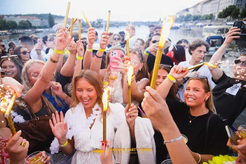 Prague : Boat Party with Afterparty at EPIC - Two hours of house music on the river