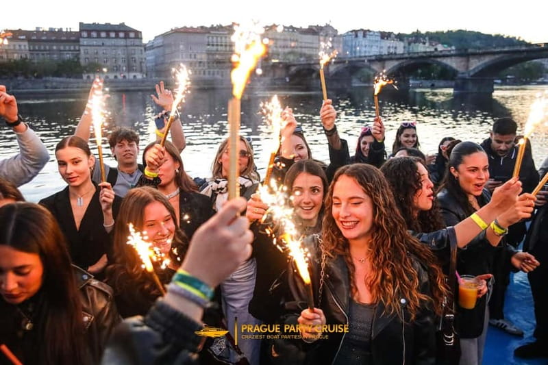 Prague : Boat Party with Afterparty at EPIC - Practical tips for a smoother night