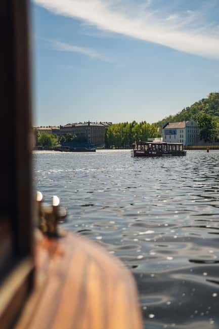 Prague: Canal Cruise Around Charles Bridge - Rudolfinum and the return to the museum