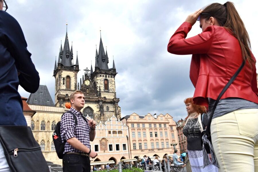 Prague: Castle and Jewish Quarter Tour with Cruise and Lunch - Old Town, the Astronomical Clock, and Josefov