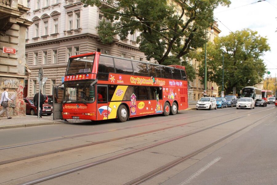 Prague: City Sightseeing HOHO Bus Tour & Optional Boat Tour - Key points at a glance