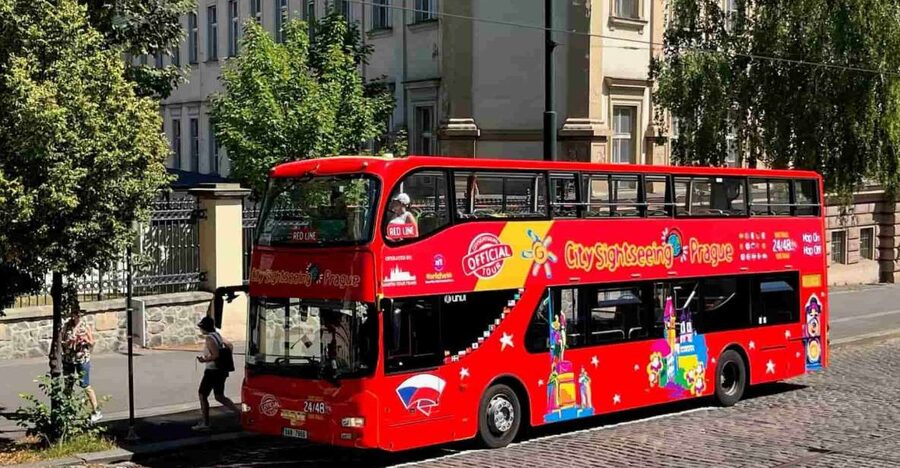 Prague: City Sightseeing HOHO Bus Tour & Optional Boat Tour - Timing, crowds, and accessibility