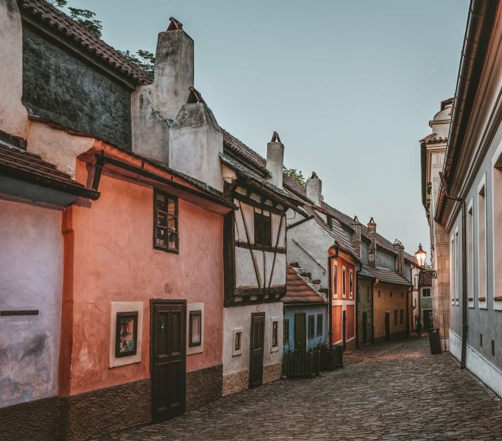 Prague: Full-Day Sightseeing Tour with Cruise and Lunch - Why this tour works for a first day in Prague